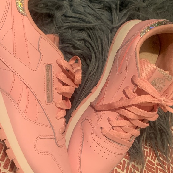 Pink Reebok Classic SOLD - Picture 3 of 3